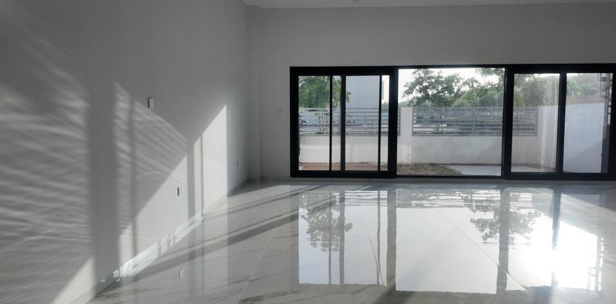 Városi lakóépület itt: Al Furjan, Dubai, EAE, 5 hálószoba, 895.9 m², azonosító: 739833