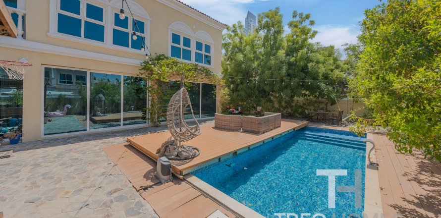 Vila v Jumeirah Village Triangle, Dubai, SAE 6 ložnice, 636 m² Č.: 586360