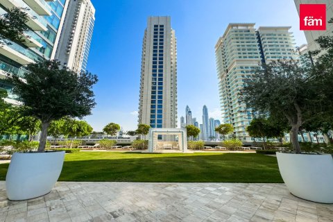 Apartment in Dubai Harbour, UAE 1 bedroom, 69 sq.m. № 706109 - photo 23