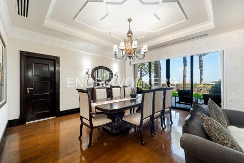 Vila u gradu Palm Jumeirah, Dubai, UAE 5 spavaće sobe, 413 m2 Br. 696371 - Slika 10