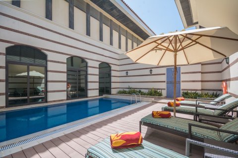Vila u gradu Palm Jumeirah, Dubai, UAE 5 spavaće sobe, 413 m2 Br. 696371 - Slika 21