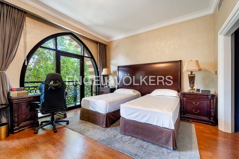 Vila u gradu Palm Jumeirah, Dubai, UAE 5 spavaće sobe, 413 m2 Br. 696371 - Slika 18