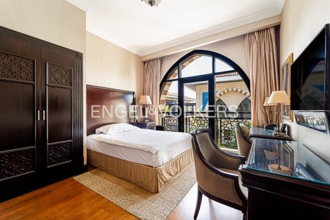 Vila u gradu Palm Jumeirah, Dubai, UAE 5 spavaće sobe, 413 m2 Br. 696371 - Slika 19