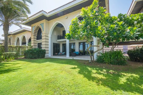 Vila u gradu Palm Jumeirah, Dubai, UAE 5 spavaće sobe, 413 m2 Br. 696371 - Slika 2
