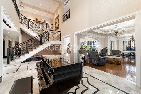 Vila u gradu Palm Jumeirah, Dubai, UAE 5 spavaće sobe, 413 m2 Br. 696371 - Slika 12