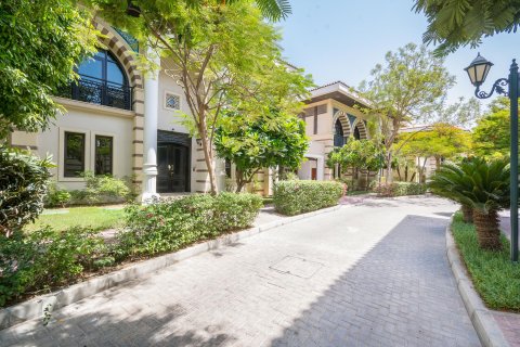 Vila u gradu Palm Jumeirah, Dubai, UAE 5 spavaće sobe, 413 m2 Br. 696371 - Slika 26
