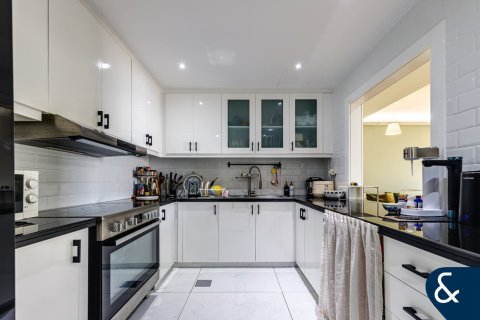 Διαμέρισμα σε Jumeirah Beach Residence, Dubai, ΗΑΕ 3 υπνοδωμάτια, 176 τ.μ. Αρ. 698059 - φωτογραφία 15