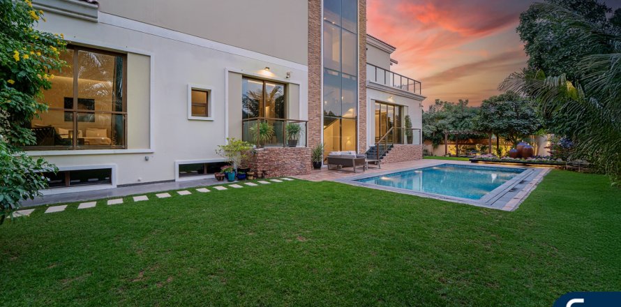 Βίλα σε Jumeirah Golf Estates, Dubai, ΗΑΕ 5 υπνοδωμάτια, 725 τ.μ. Αρ. 698133