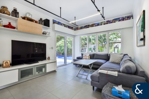 Βίλα σε Meadows, Dubai, ΗΑΕ 5 υπνοδωμάτια, 391 τ.μ. Αρ. 698135 - φωτογραφία 2