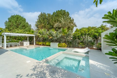 Villa en Dubai, EAU 5 dormitorios, 396 m² № 758443
