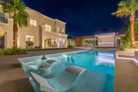 Villa in Dubai, UAE 5 bedrooms, 604 sq.m. № 758444 - photo 27