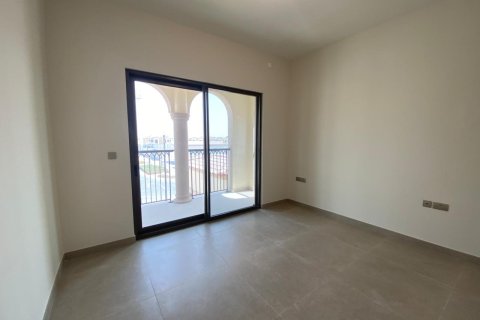 Abu Dhabi, UAE의 판매용 타운하우스 침실 2개, 150제곱미터 번호 716910 - 사진 3