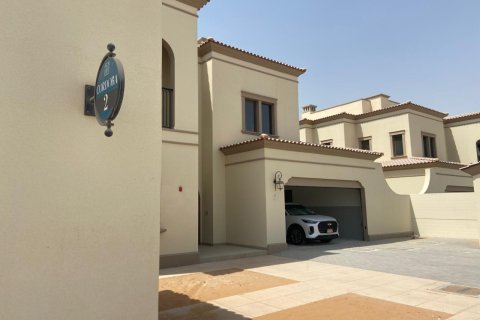 Řadový dům v Abu Dhabi, SAE 2 ložnice, 150 m² Č.: 716910