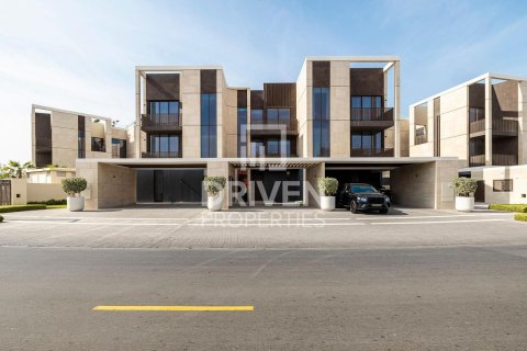 Villa in Jumeirah, Dubai, UAE 3 bedrooms, 300.63 sq.m. № 768081 - photo 28