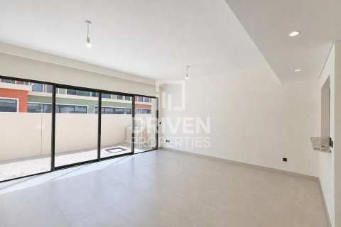 Řadový dům v Damac Lagoons, Dubai, SAE 5 ložnice, 183.58 m² Č.: 768080 - fotografie 3