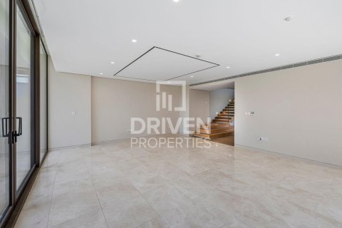 Vila di Jumeirah, Dubai, UAE 4 bilik tidur, 433.76 meter persegi № 768082 - foto 2