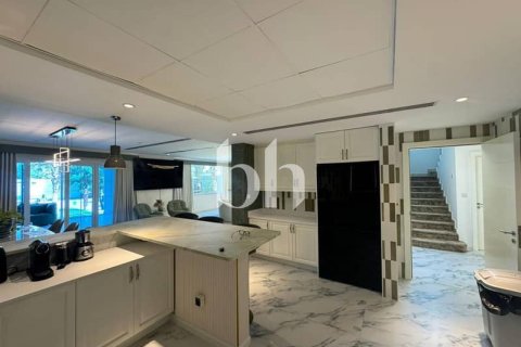 ویلا برای اجاره در Jumeirah Park، Dubai، امارات متحده عربی 4 خوابه ، 761 متر مربع ، شماره 645401 - تصویر 2