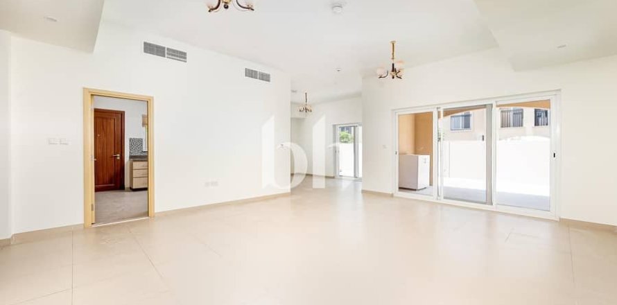 Villa asukohaga Dubai Land, AÜE: 4 magamistoaga, 457 m² Nr 645397