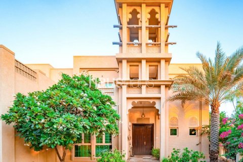 Vilë në Jumeirah Islands, Dubai, Emiratet e Bashkuara Arabe 4 dhoma gjumi, 491 m2. № 626691 - Foto 17