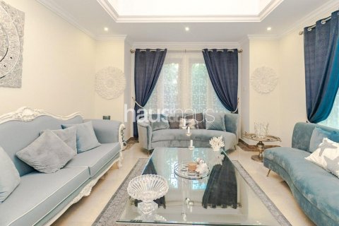 Vilë në Jumeirah Islands, Dubai, Emiratet e Bashkuara Arabe 4 dhoma gjumi, 491 m2. № 626691 - Foto 2