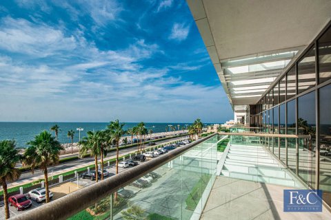 Apartment in Palm Jumeirah, Dubai, UAE 2 bedrooms, 123 sq.m. № 704737