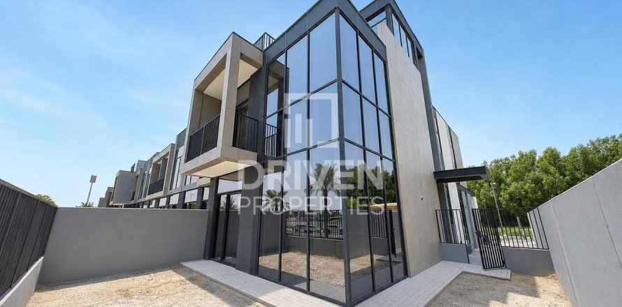 Townhouse in Mudon, Dubai, UAE 4 bedrooms, 240.06 sq.m. № 765292