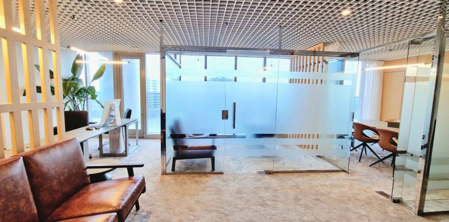 Büroraum in Dubai, VAE: 65.2 m2 Nr. 686190