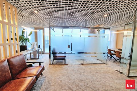 Dubai, BAE’de kiralık ofis 65.3 m&sup2; No 686190 - fotoğraf 3