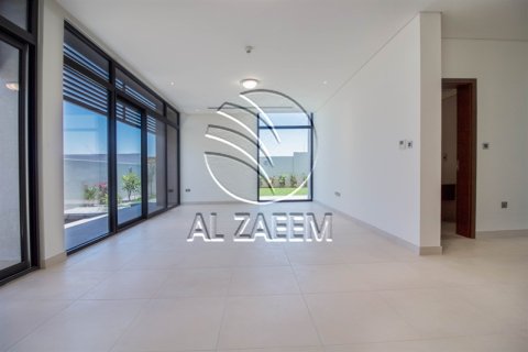 Vila di Yas Island, Abu Dhabi, UEA 4 kamar tidur, 504 m2 nomor 663005 - foto 6