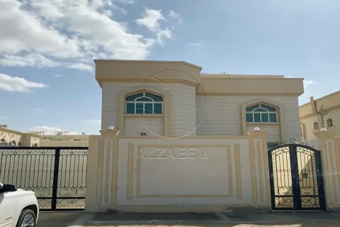 Vila di Shakhbout City, Abu Dhabi, UAE 5 bilik tidur, 1936 meter persegi № 663009 - foto 1