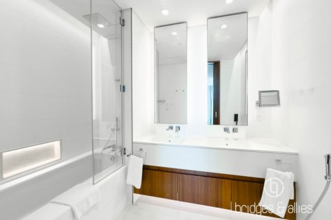 Apartment til salg i The Hills, Dubai, UAE 3 soveværelser, 171.2 kvm № 624678 - foto 11