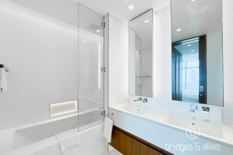 Apartment til salg i The Hills, Dubai, UAE 3 soveværelser, 171.2 kvm № 624678 - foto 13