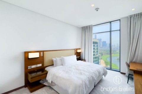 Apartment til salg i The Hills, Dubai, UAE 3 soveværelser, 171.2 kvm № 624678 - foto 18