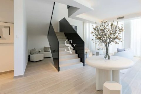 Rijtjeshuis te huur in Al Barari, Dubai, VAE 4 slaapkamers, 459 vr.m., nr 690897 - foto 2