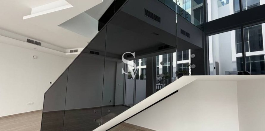 Kaupunkipientalo Al Barari, Dubai, Arabiemiraatit 4 makuuhuonetta, 459 m2 № 690897