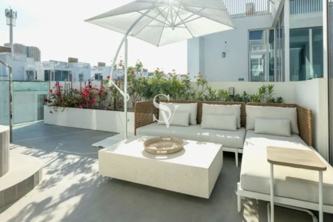 Rijtjeshuis te huur in Al Barari, Dubai, VAE 4 slaapkamers, 459 vr.m., nr 690897 - foto 7