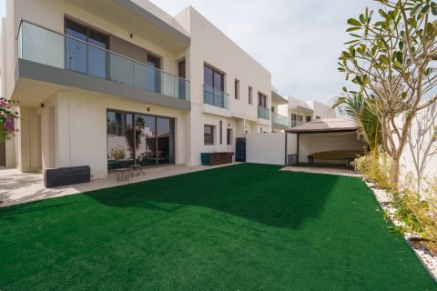 Villa sa Yas Island, Abu Dhabi, UAE 4 silid-tulugan, 450 sq.m. № 750239