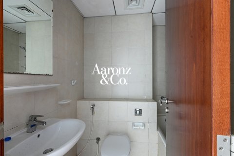 Apartment in Jumeirah Lake Towers, Dubai, UAE 2 bedrooms, 122 sq.m. № 764122 - photo 10