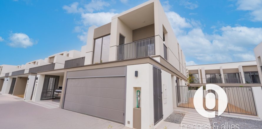 Ridamaja asukohaga Tilal Al Ghaf, Dubai, AÜE: 4 magamistoaga, 227 m² Nr 764124