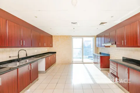 Lakás az EMIRATES CROWN lakóparkban itt: Dubai Marina, EAE, 3 hálószoba, 361 m², azonosító: 661374 - fénykép 5