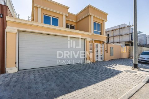 Villa in Al Furjan, Dubai, UAE 5 bedrooms, 525 sq.m. № 746138 - photo 20