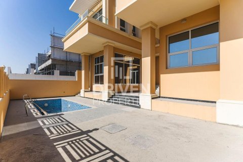 Villa in Al Furjan, Dubai, UAE 5 bedrooms, 525 sq.m. № 746138 - photo 18