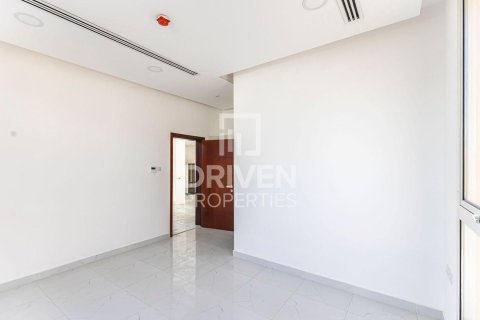 Villa in Al Furjan, Dubai, UAE 5 bedrooms, 525 sq.m. № 746138 - photo 7