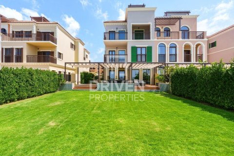 Villa in affitto a Jumeirah, Dubai, EAU 5 camere da letto, 624.87 mq. № 746140 - foto 1