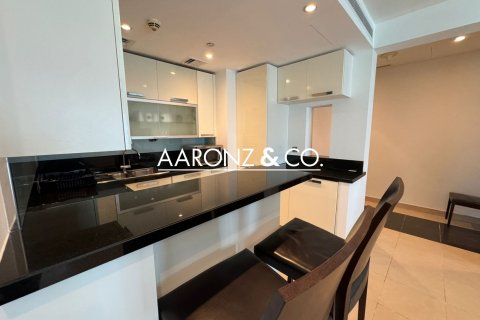 Apartman u Jumeirah Lake Towers, Dubai, UAE 2 spavaćih soba, 93 m2 Br. 679570 - fotografija 11