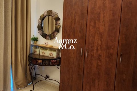 Apartmen di Jumeirah Lake Towers, Dubai, UAE 1 bilik tidur, 70 meter persegi № 679571 - foto 8