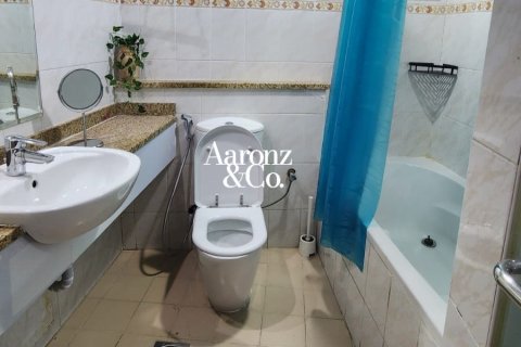 Apartmen di Jumeirah Lake Towers, Dubai, UAE 1 bilik tidur, 70 meter persegi № 679571 - foto 9