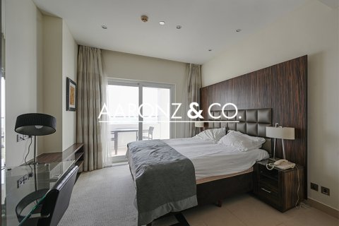 Apartment in Jumeirah Lake Towers, Dubai, UAE 1 bedroom, 70 sq.m. № 679569 - photo 3
