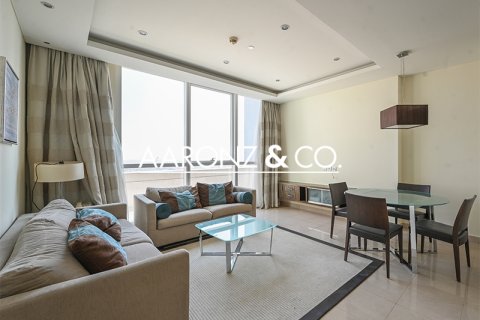 Jumeirah Lake Towers, Dubai, UAE의 아파트 침실 1개, 70제곱미터 번호 679569