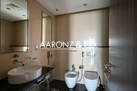Apartment in Jumeirah Lake Towers, Dubai, UAE 1 bedroom, 70 sq.m. № 679569 - photo 8